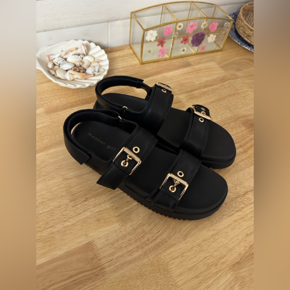 Madden Girl Sprintt Chunky Flat Sandals In Black Size 10 Classic New With Box - Picture 3 of 16